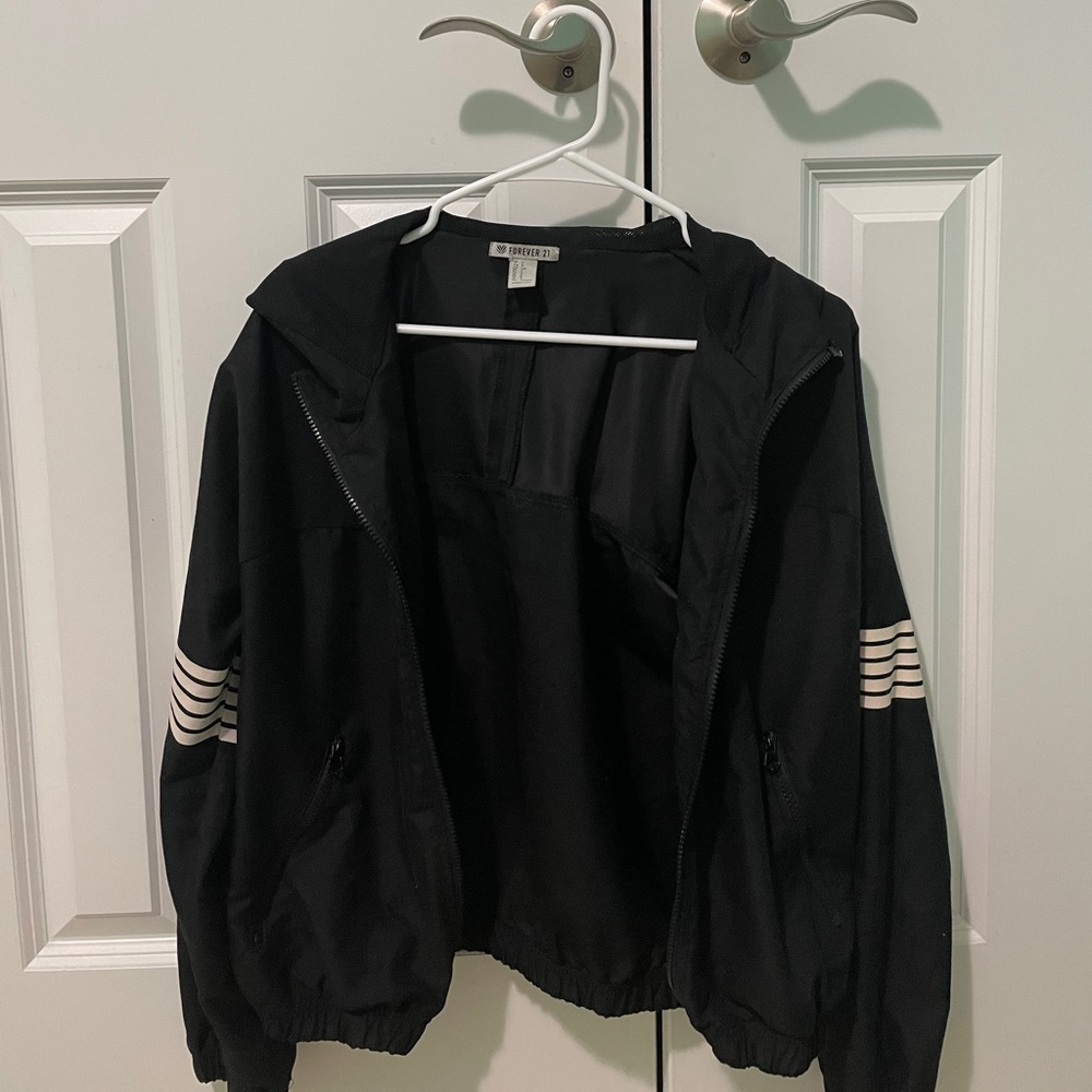 Forever 21 Black Cropped Windbreaker Sweater